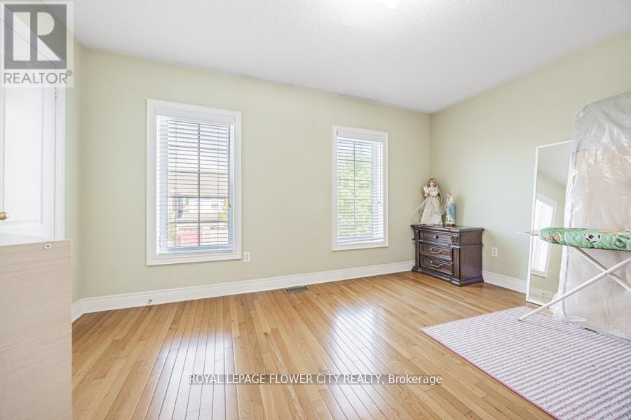 73 Hollywood Hill Circle, Vaughan, Ontario  L4H 2P4 - Photo 24 - N12481186