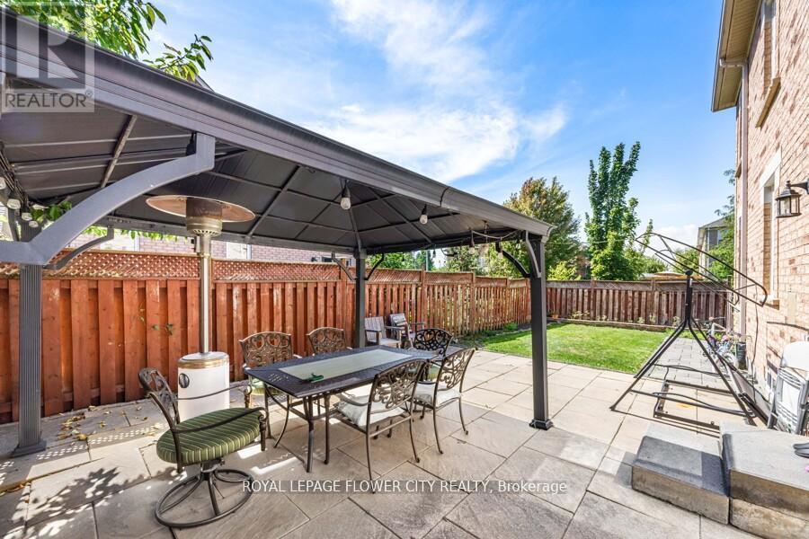 73 Hollywood Hill Circle, Vaughan, Ontario  L4H 2P4 - Photo 33 - N12481186