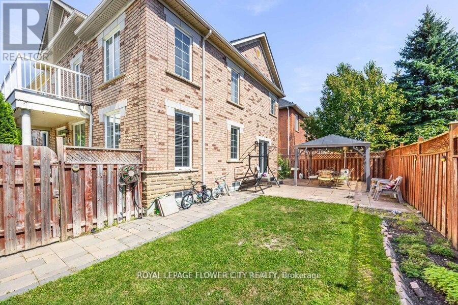 73 Hollywood Hill Circle, Vaughan, Ontario  L4H 2P4 - Photo 37 - N12481186
