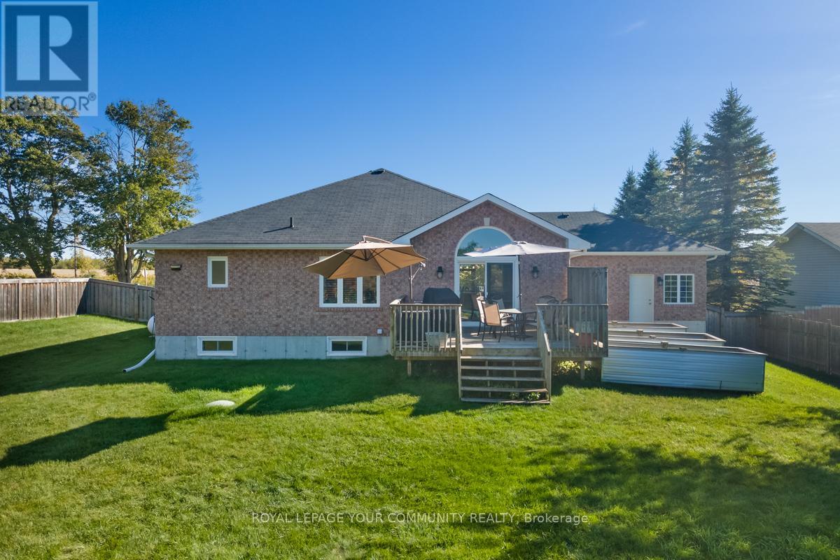 10450 Ravenshoe Road, Georgina, Ontario  L0C 1L0 - Photo 36 - N12481223