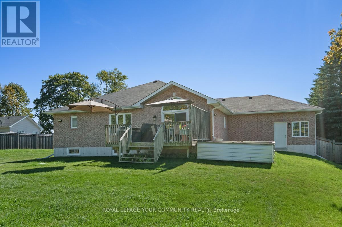 10450 Ravenshoe Road, Georgina, Ontario  L0C 1L0 - Photo 40 - N12481223
