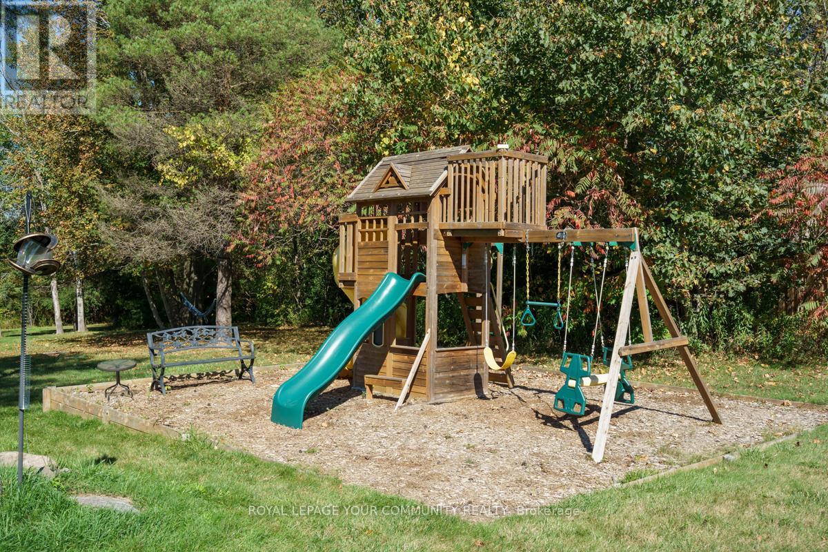 10450 Ravenshoe Road, Georgina, Ontario  L0C 1L0 - Photo 44 - N12481223