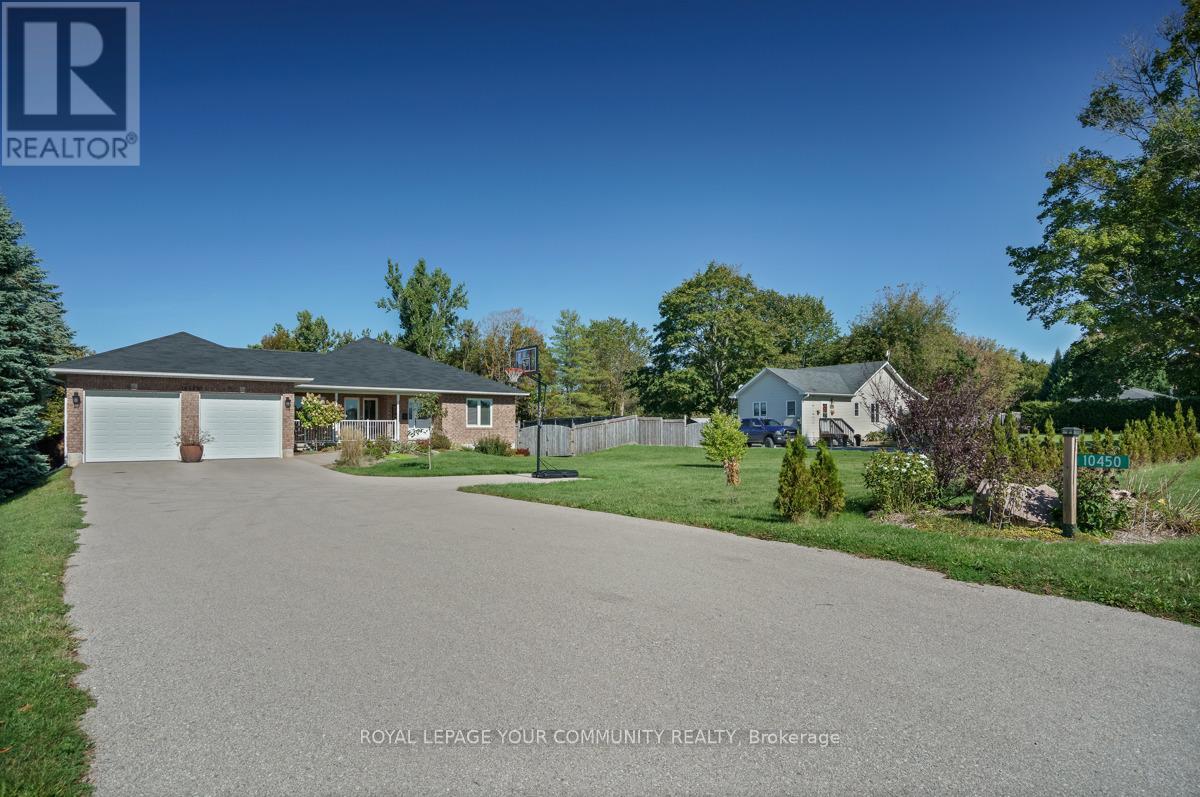 10450 Ravenshoe Road, Georgina, Ontario  L0C 1L0 - Photo 5 - N12481223