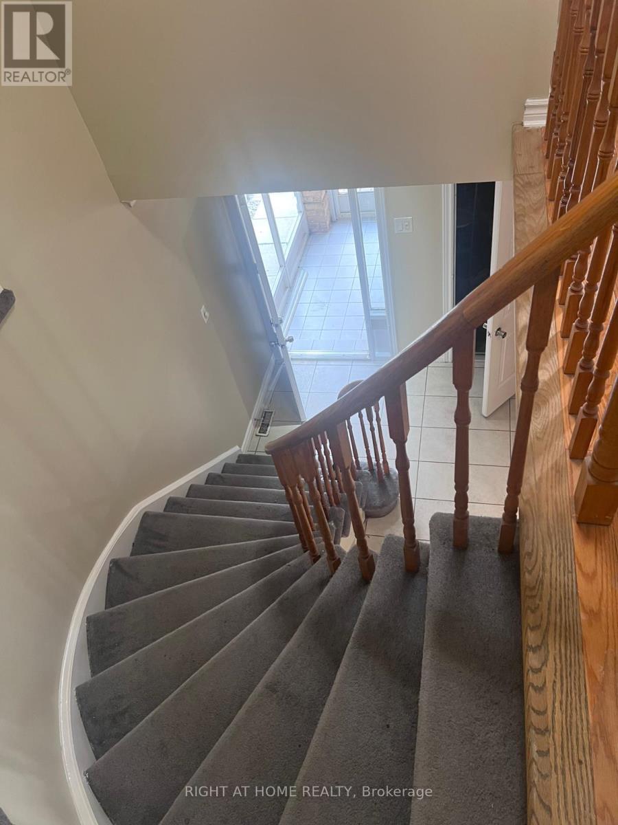 Main Fl - 16 Lavron Court, Markham, Ontario  L3S 2R4 - Photo 11 - N12481240