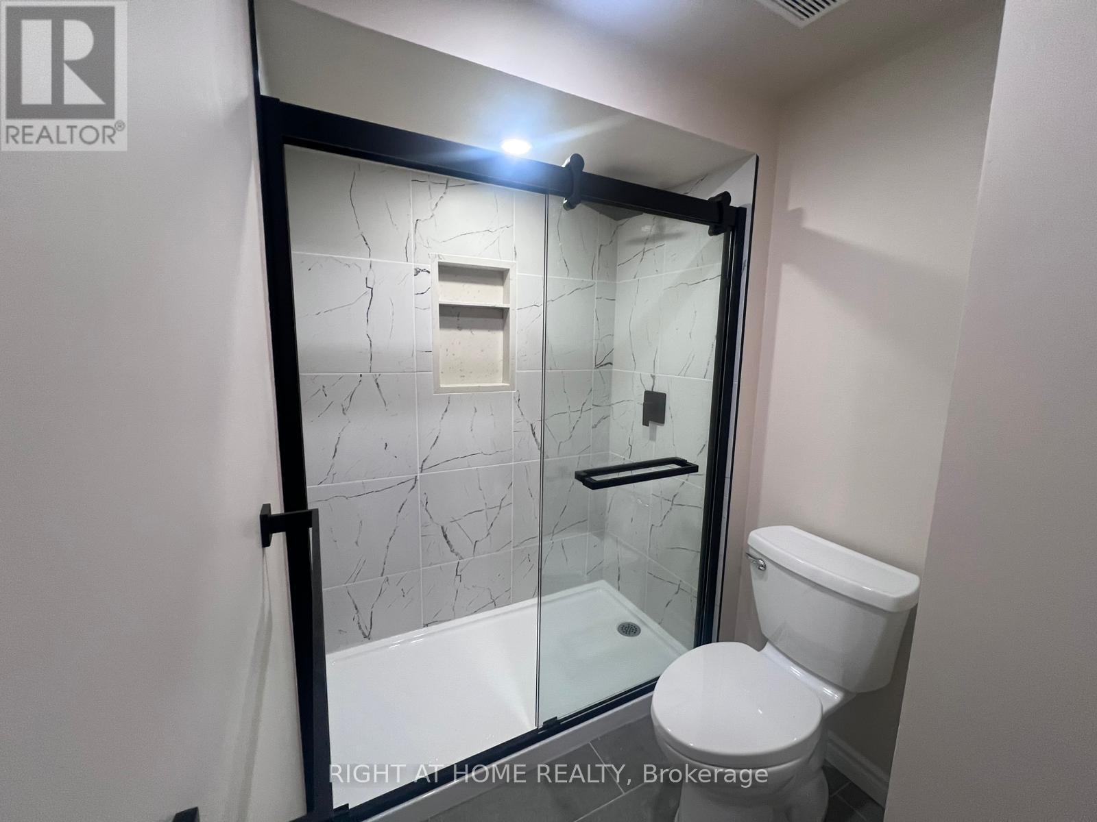 Main Fl - 16 Lavron Court, Markham, Ontario  L3S 2R4 - Photo 19 - N12481240
