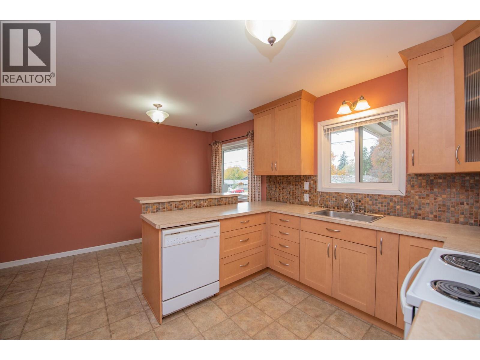 3005 15 Street, Vernon, British Columbia  V1T 3W1 - Photo 6 - 10366726