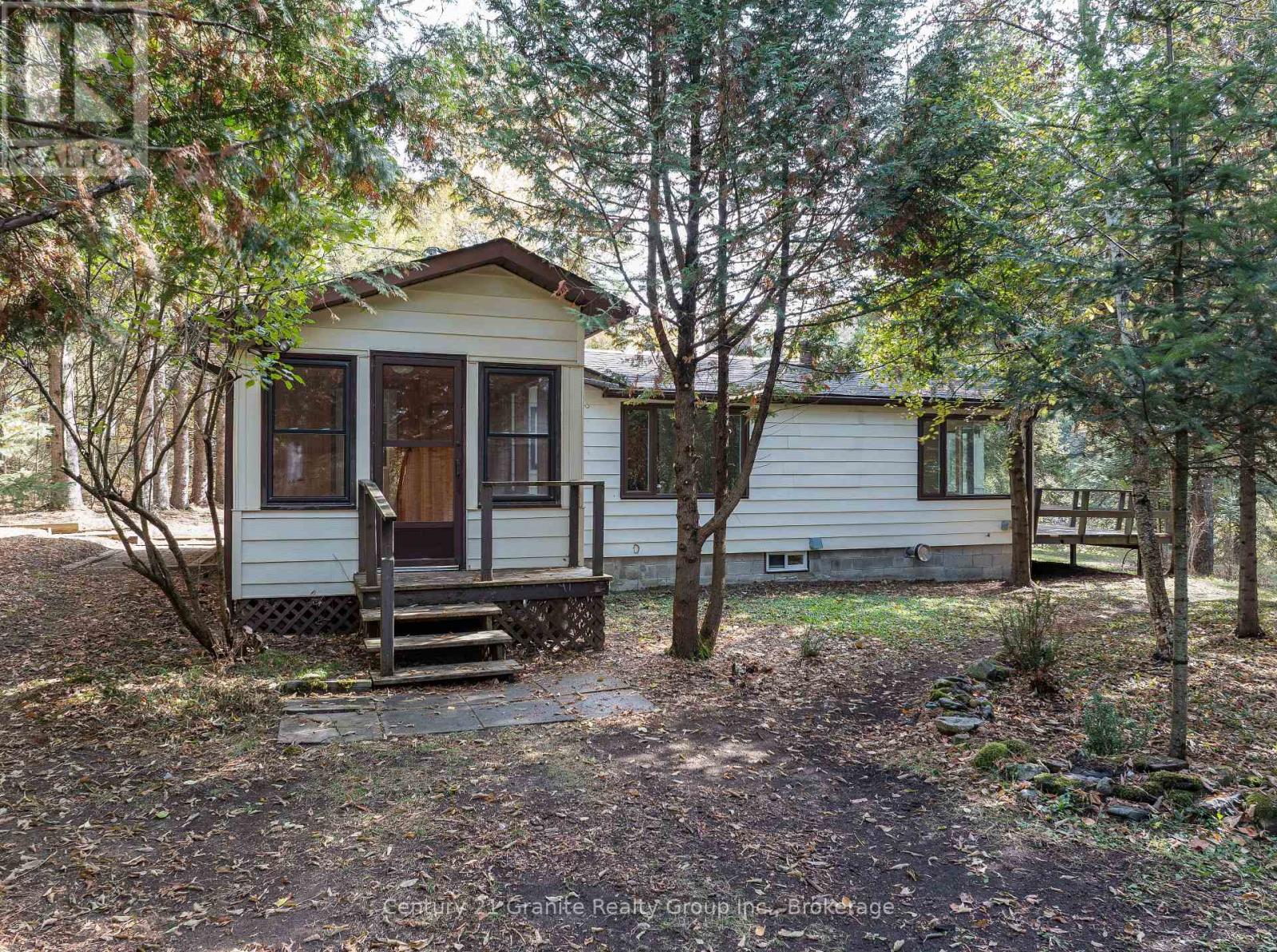 50 Riverside Drive, Dysart Et Al, Ontario  K0M 1S0 - Photo 21 - X12481248