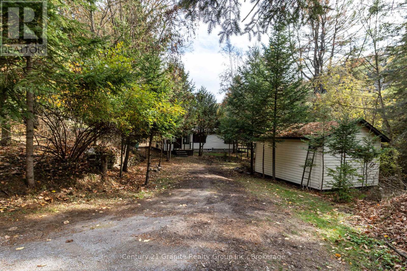 50 Riverside Drive, Dysart Et Al, Ontario  K0M 1S0 - Photo 46 - X12481248