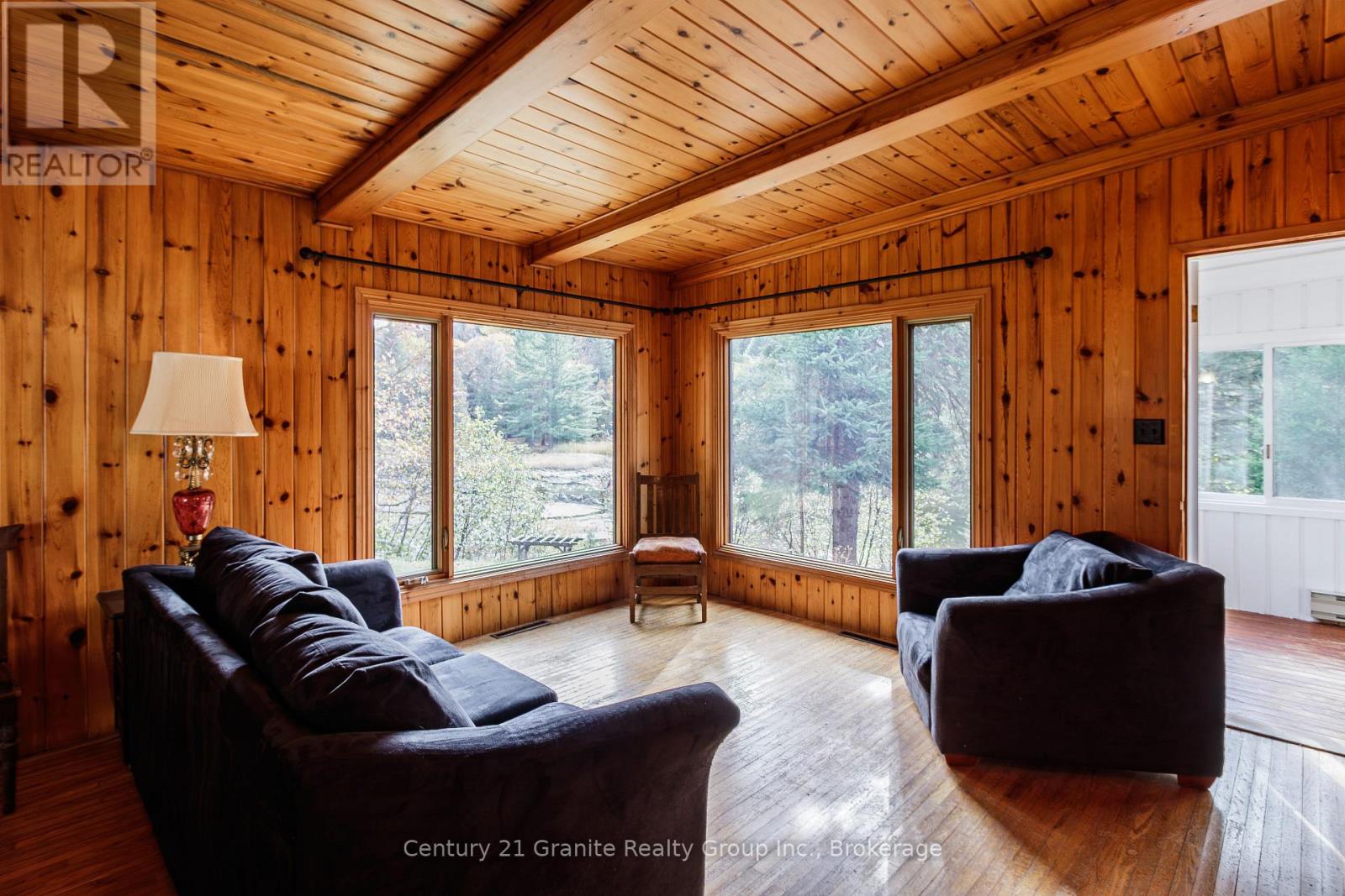 50 Riverside Drive, Dysart Et Al, Ontario  K0M 1S0 - Photo 9 - X12481248
