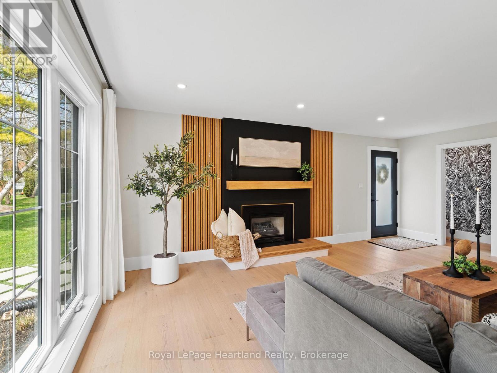 238 Bennett Street W, Goderich, Ontario  N7A 1X9 - Photo 33 - X12481358