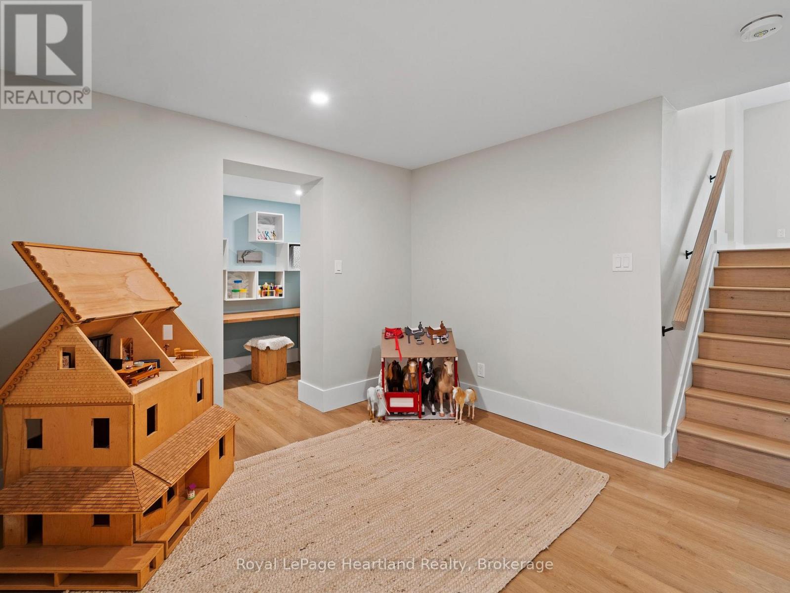 238 Bennett Street W, Goderich, Ontario  N7A 1X9 - Photo 38 - X12481358