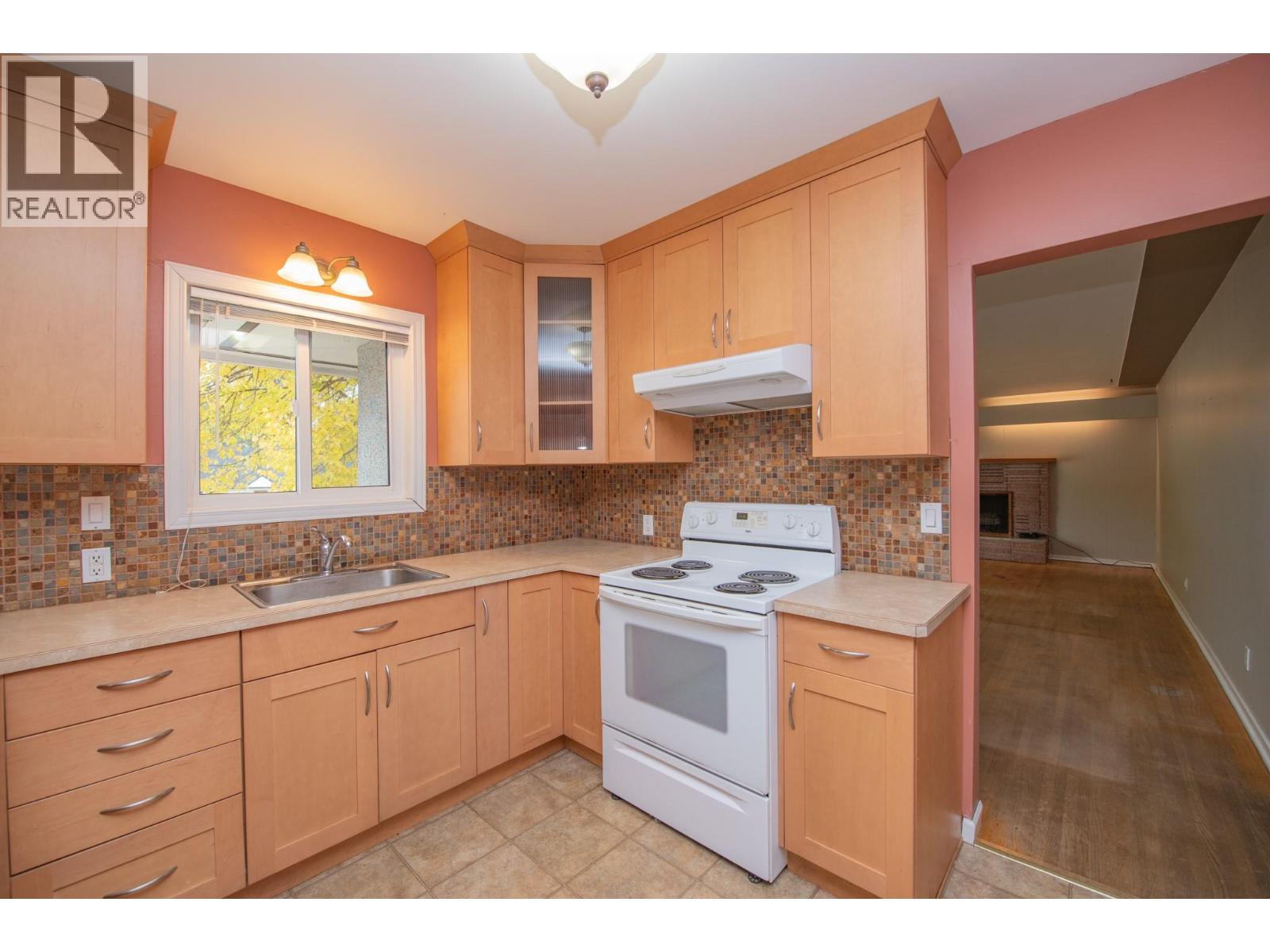 3005 15 Street, Vernon, British Columbia  V1T 3W1 - Photo 8 - 10366726