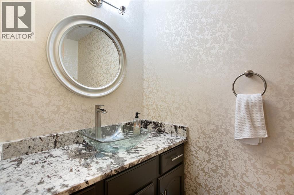 8311 Hawkview Manor Road Nw, Calgary, Alberta  T3G 2Z6 - Photo 12 - A2265097