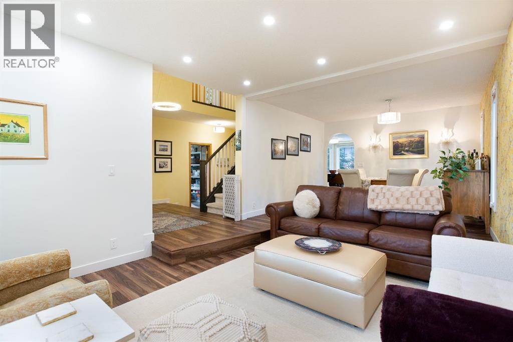 8311 Hawkview Manor Road Nw, Calgary, Alberta  T3G 2Z6 - Photo 4 - A2265097