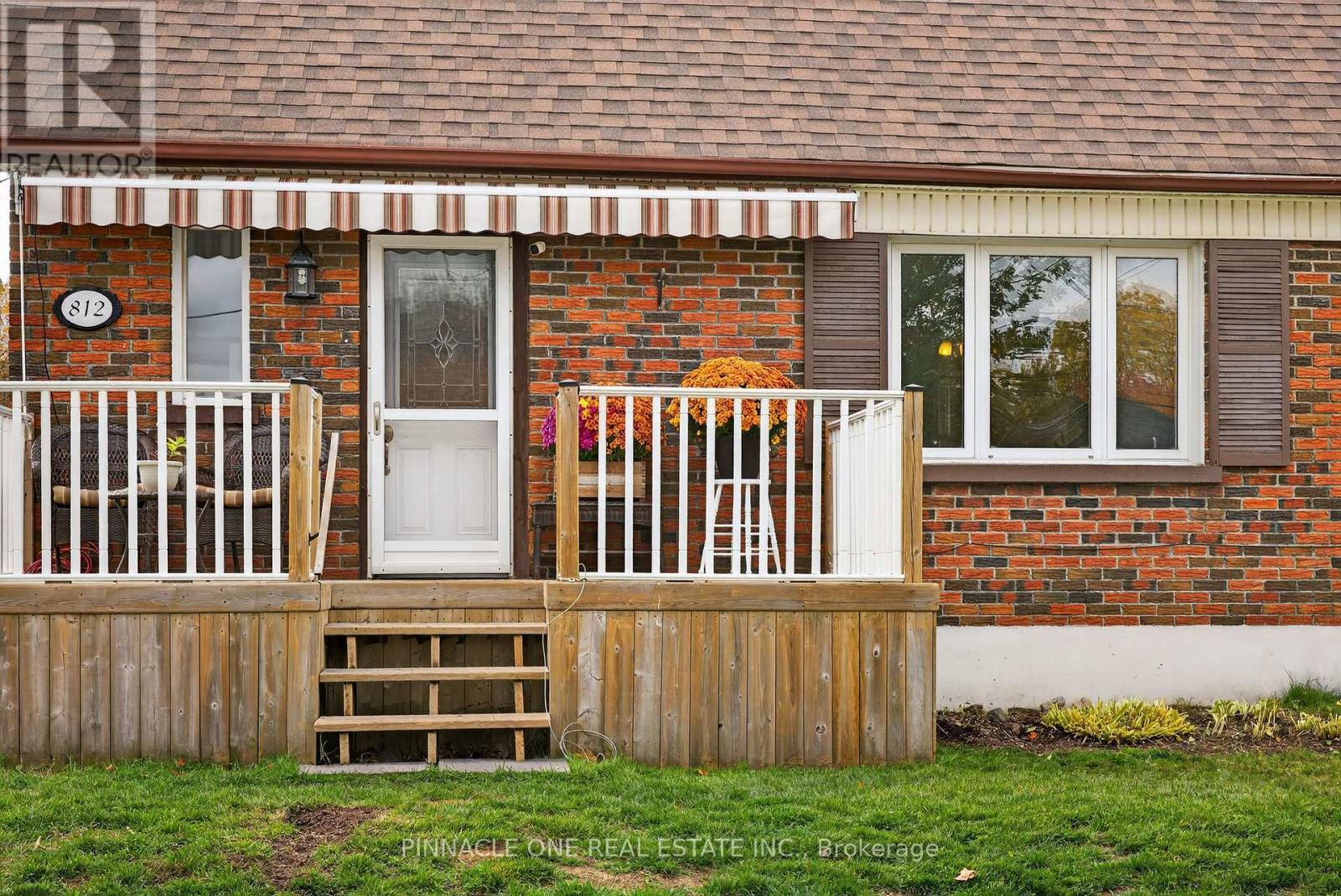 812 Grierson Street, Oshawa, Ontario  L1G 5J9 - Photo 3 - E12479512