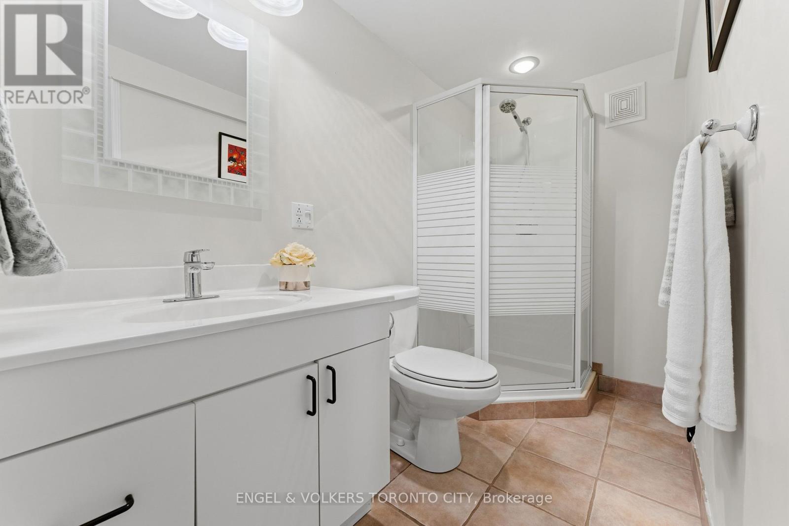 6 Kingsgate Crescent, East Gwillimbury (Mt Albert), Ontario  L0G 1M0 - Photo 29 - N12480796