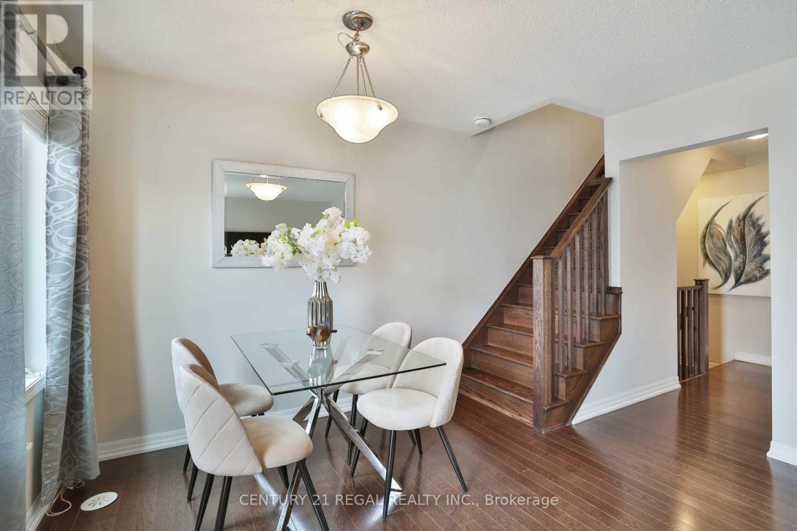 3089 Harbell Gate, Oakville, Ontario  L6M 0Z5 - Photo 5 - W12481107