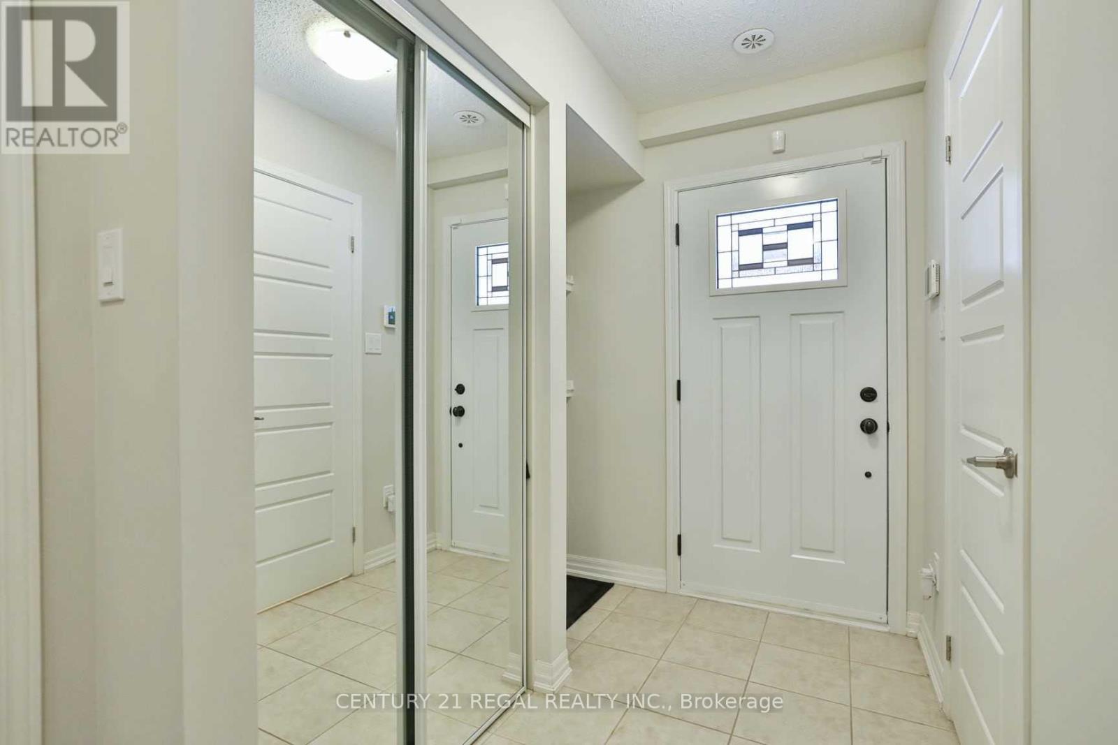 3089 Harbell Gate, Oakville, Ontario  L6M 0Z5 - Photo 2 - W12481107