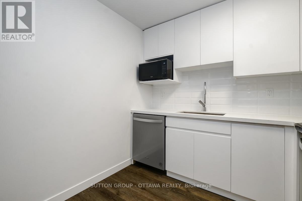 201 - 399 Winston Avenue, Ottawa, Ontario  K2A 1Y8 - Photo 19 - X12481327