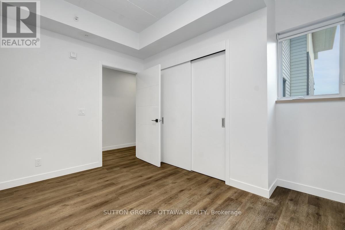 201 - 399 Winston Avenue, Ottawa, Ontario  K2A 1Y8 - Photo 21 - X12481327
