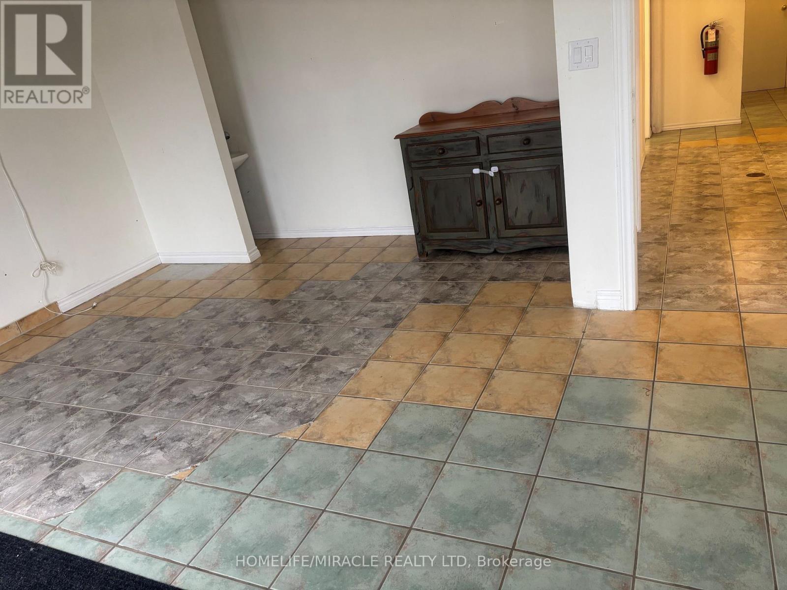 2409 Eglinton Avenue W, Toronto, Ontario  M6N 1S8 - Photo 7 - W12481187