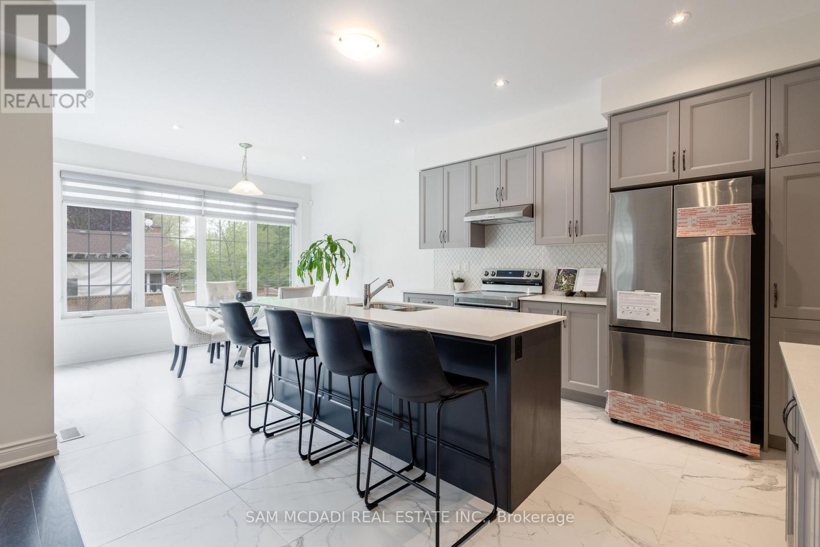 58 Workgreen Park Way, Brampton, Ontario  L6Y 6J7 - Photo 10 - W12481191