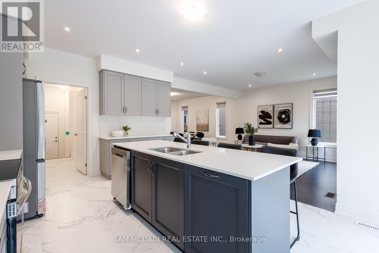 58 Workgreen Park Way, Brampton, Ontario  L6Y 6J7 - Photo 11 - W12481191