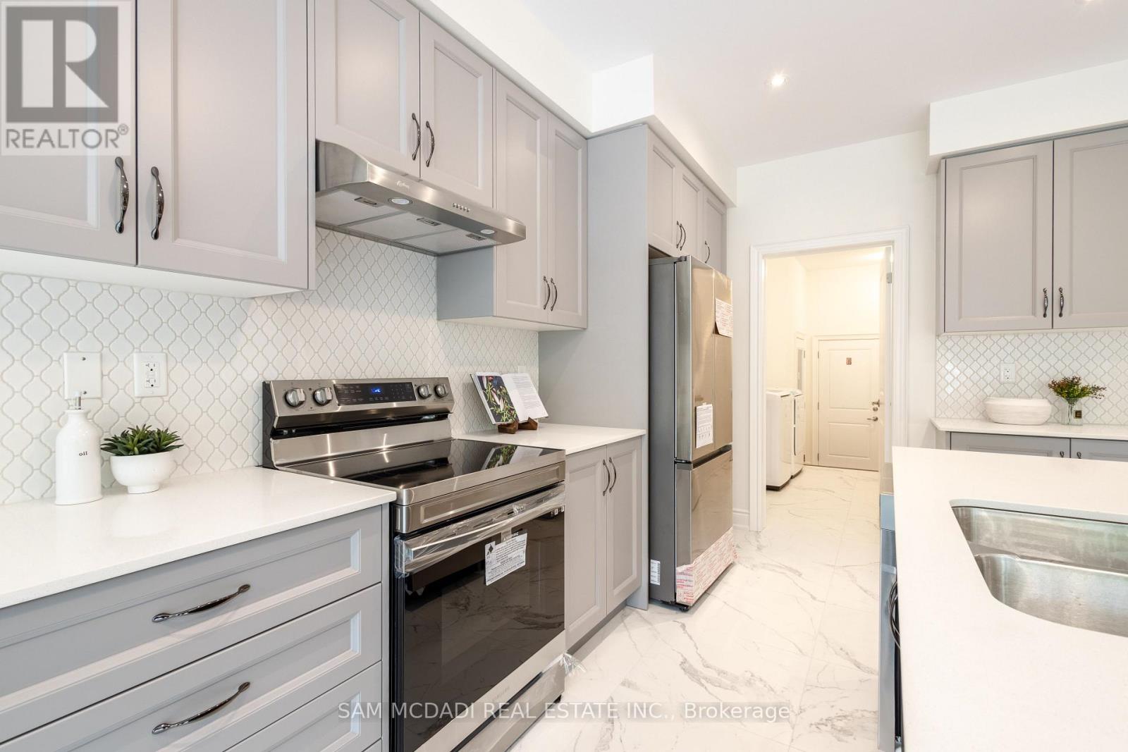 58 Workgreen Park Way, Brampton, Ontario  L6Y 6J7 - Photo 12 - W12481191