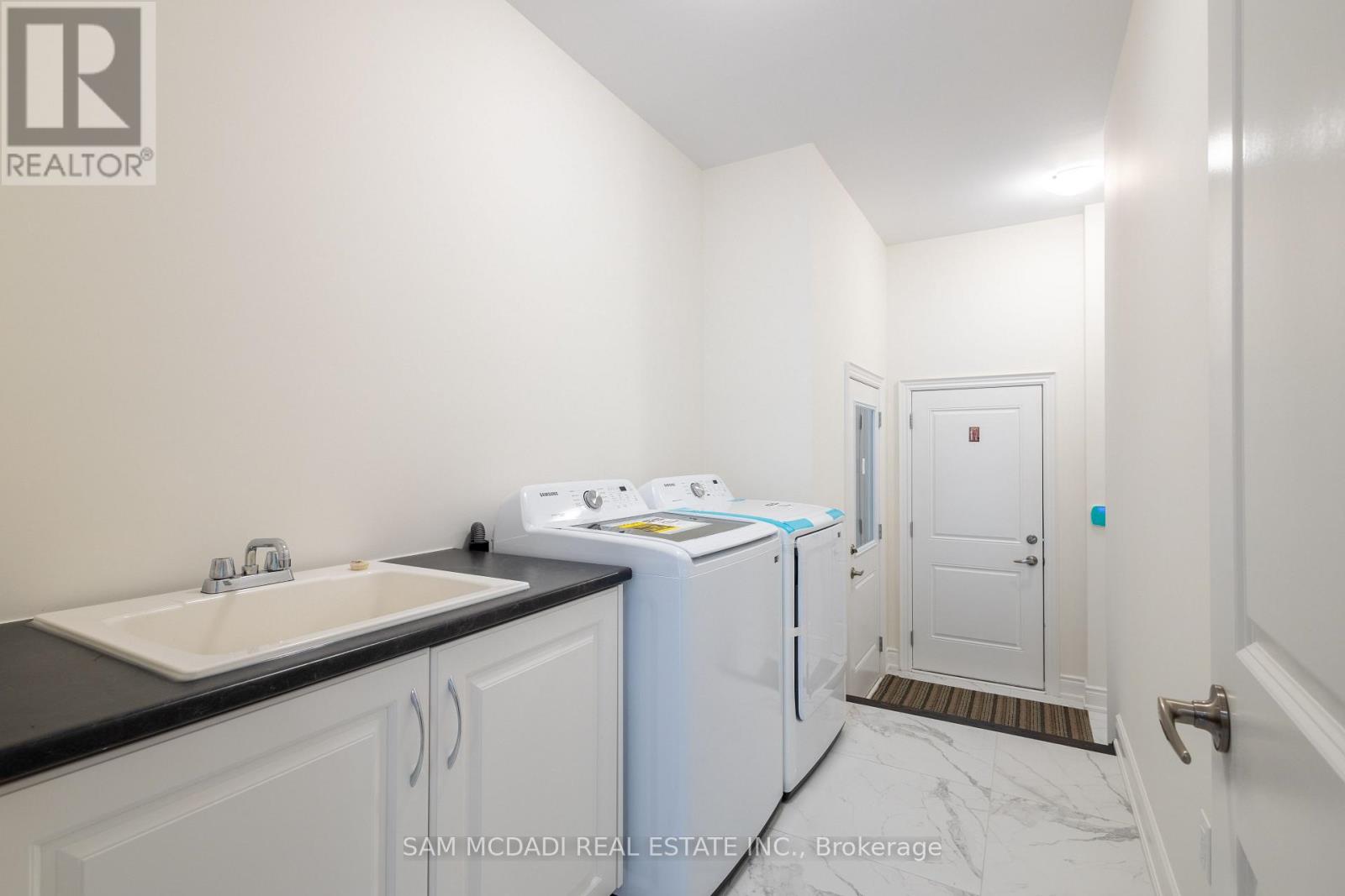 58 Workgreen Park Way, Brampton, Ontario  L6Y 6J7 - Photo 13 - W12481191