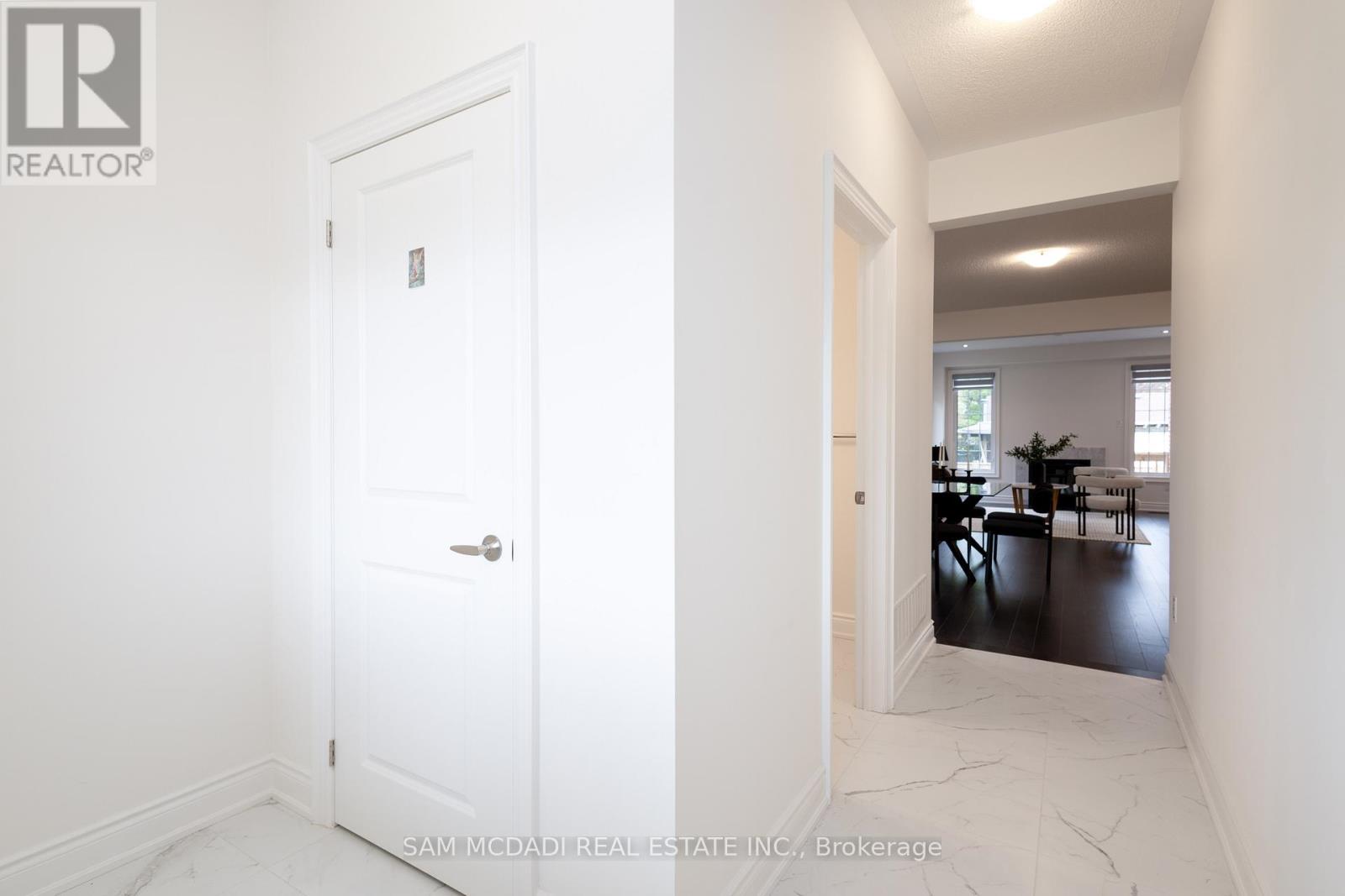 58 Workgreen Park Way, Brampton, Ontario  L6Y 6J7 - Photo 4 - W12481191