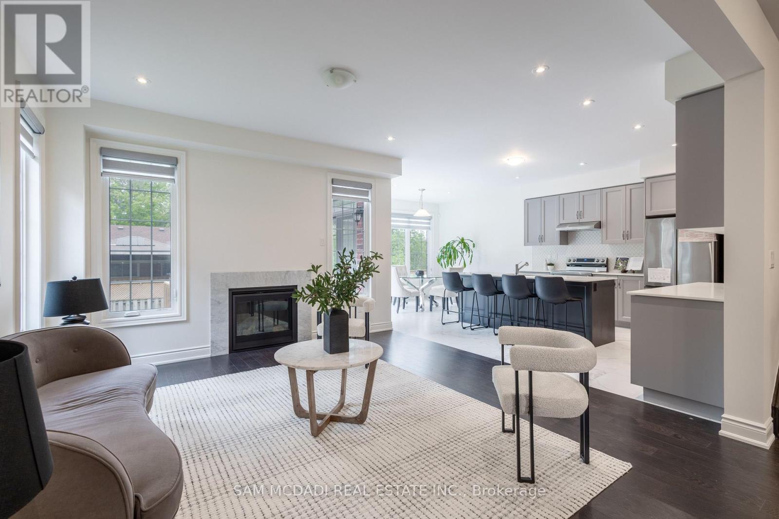 58 Workgreen Park Way, Brampton, Ontario  L6Y 6J7 - Photo 8 - W12481191