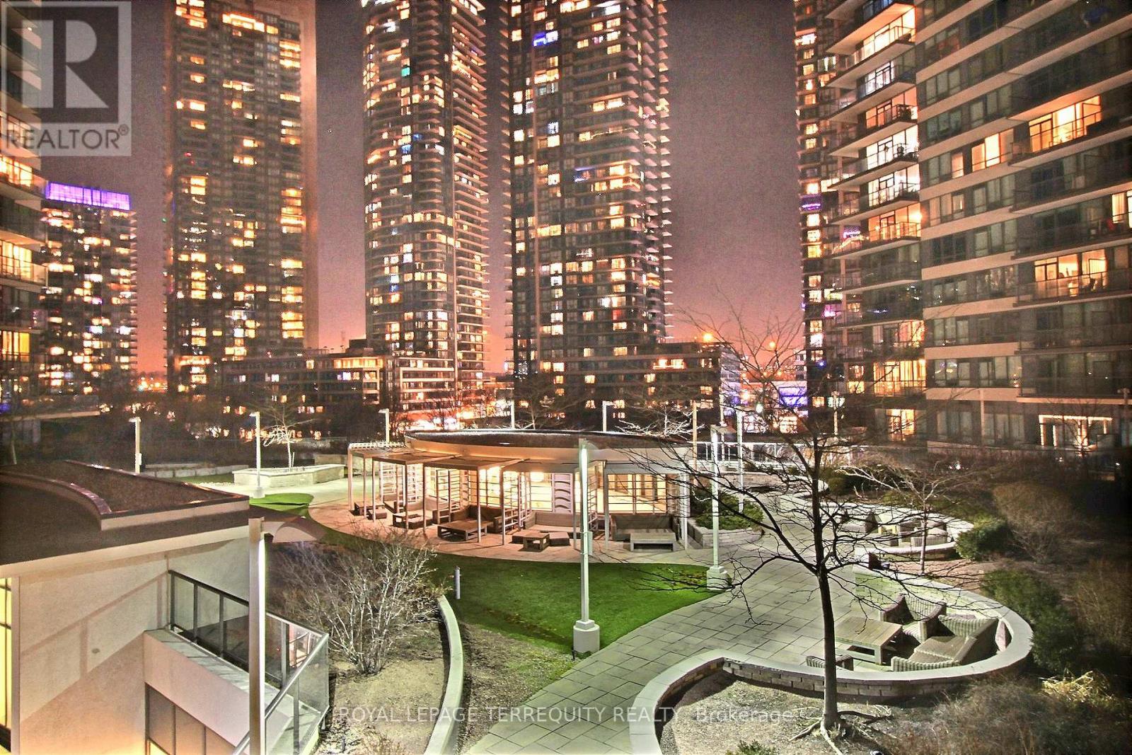 401 - 2240 LAKE SHORE BOULEVARD W, Toronto, Ontario