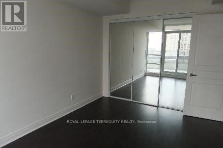 401 - 2240 Lake Shore Boulevard W, Toronto, Ontario  M8V 0B1 - Photo 6 - W12481196