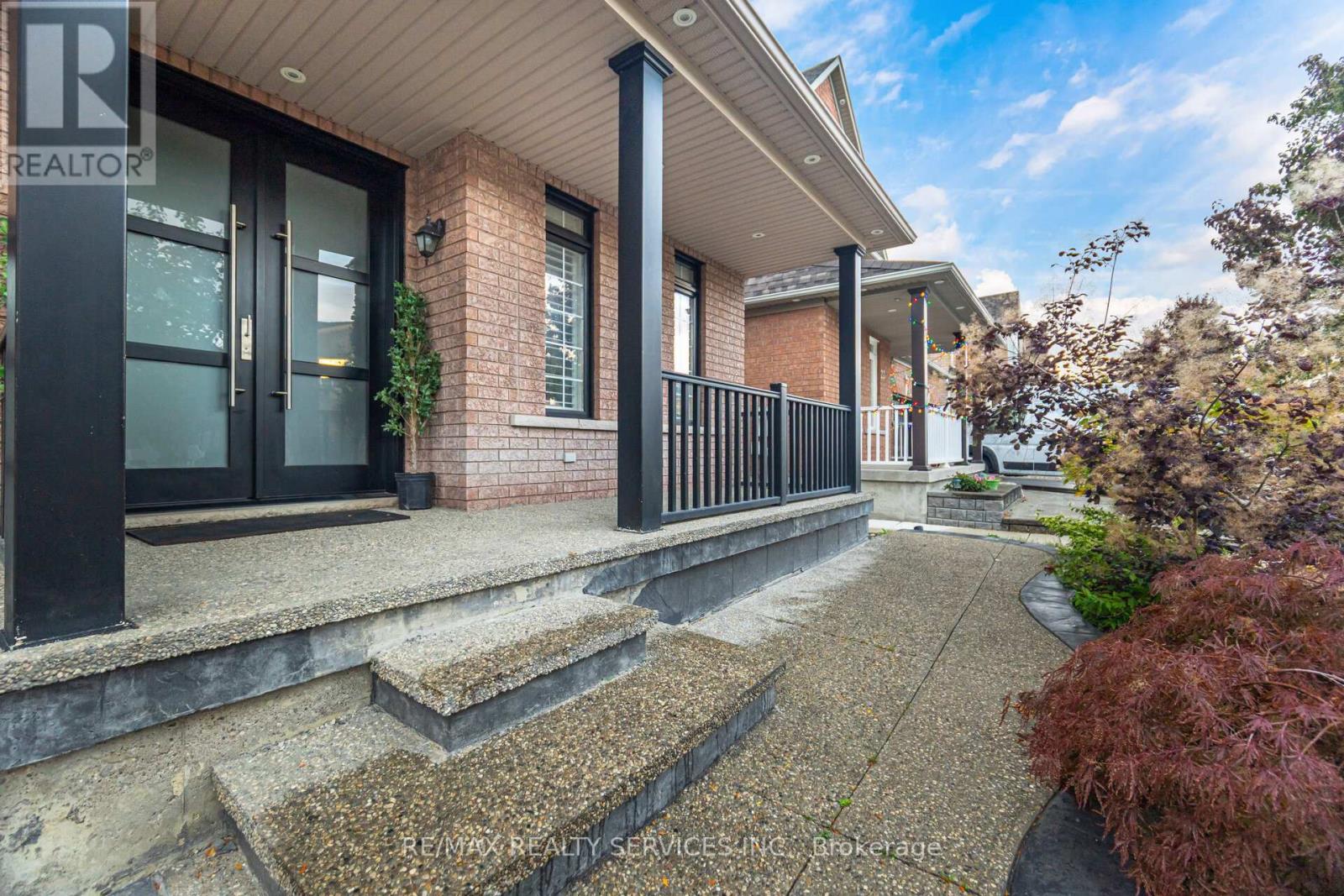20 Delmonico Road, Brampton, Ontario  L6P 2K5 - Photo 3 - W12481198