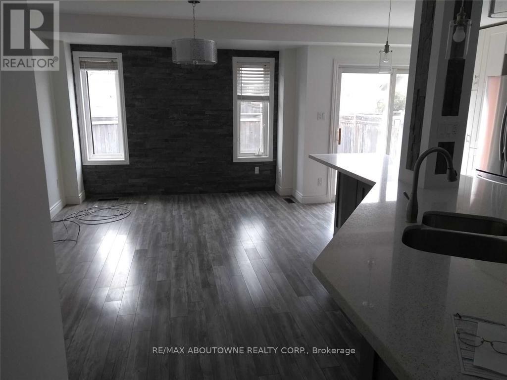 2502 Postmaster Drive, Oakville, Ontario  L6M 5A8 - Photo 3 - W12481235