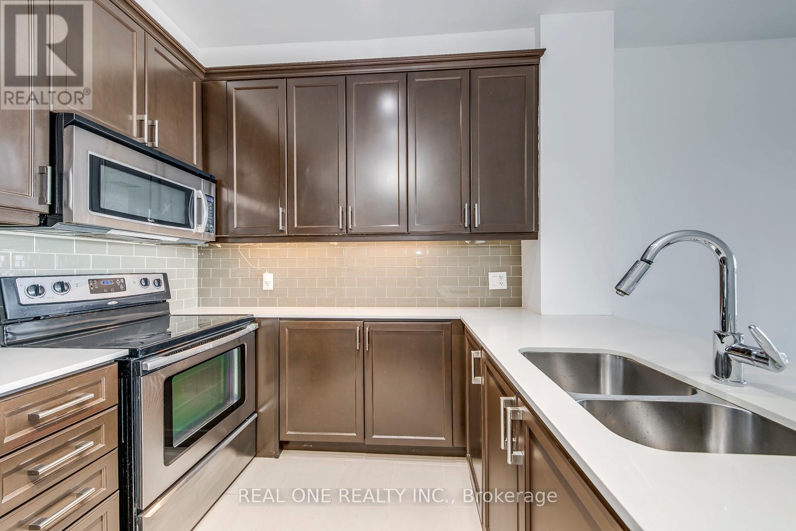 608 - 2470 Prince Michael Drive, Oakville, Ontario  L6H 0G9 - Photo 10 - W12481238