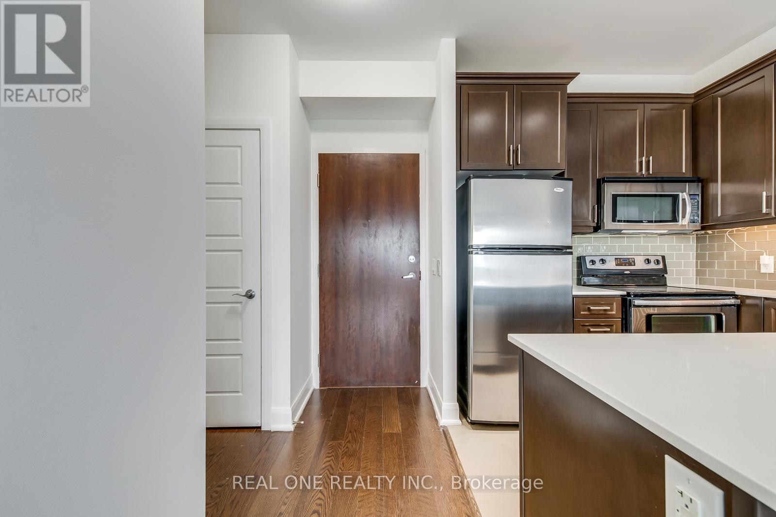 608 - 2470 Prince Michael Drive, Oakville, Ontario  L6H 0G9 - Photo 7 - W12481238