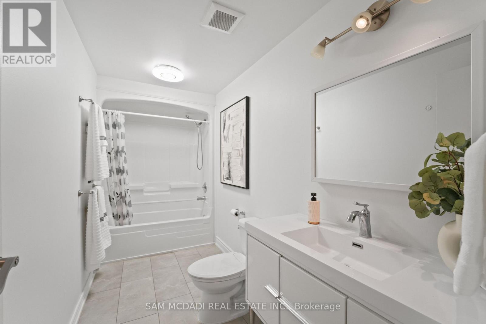 522 Roseheath Drive, Milton, Ontario  L9T 4V6 - Photo 18 - W12481243