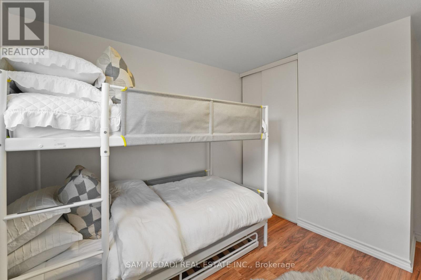 522 Roseheath Drive, Milton, Ontario  L9T 4V6 - Photo 21 - W12481243