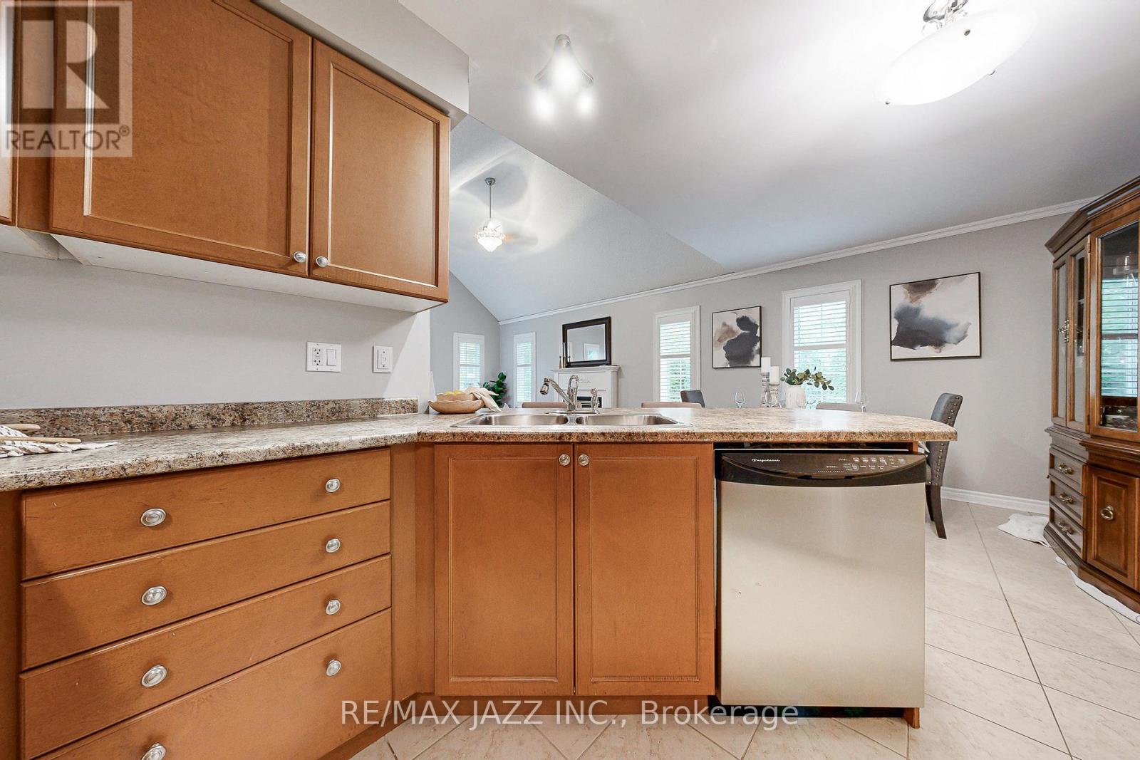 9 - 350 Lakebreeze Drive, Clarington, Ontario  L1B 0A2 - Photo 10 - E12481296