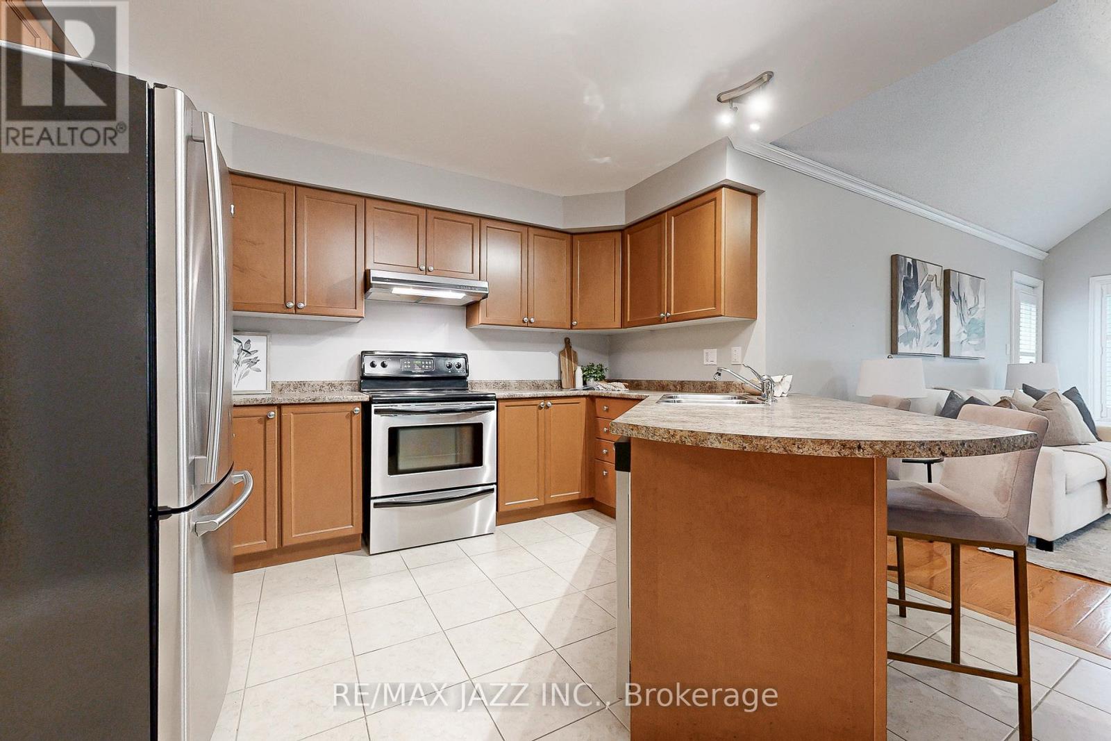 9 - 350 Lakebreeze Drive, Clarington, Ontario  L1B 0A2 - Photo 8 - E12481296
