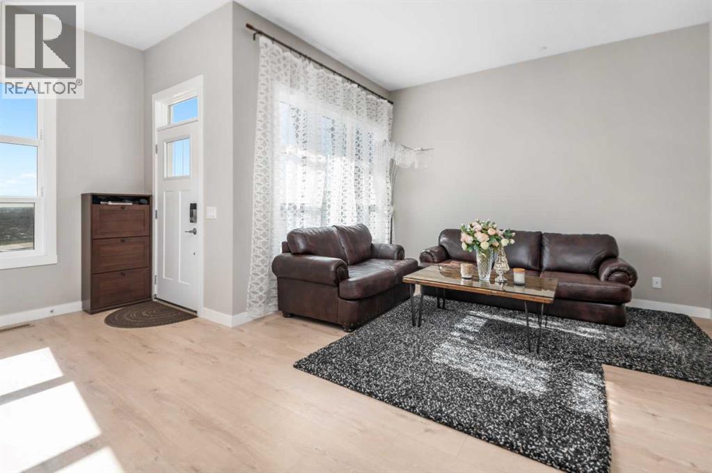 44 Calhoun Common Ne, Calgary, Alberta  T4B 3P6 - Photo 3 - A2259703