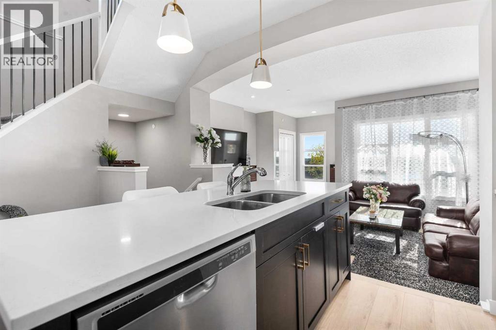 44 Calhoun Common Ne, Calgary, Alberta  T4B 3P6 - Photo 6 - A2259703