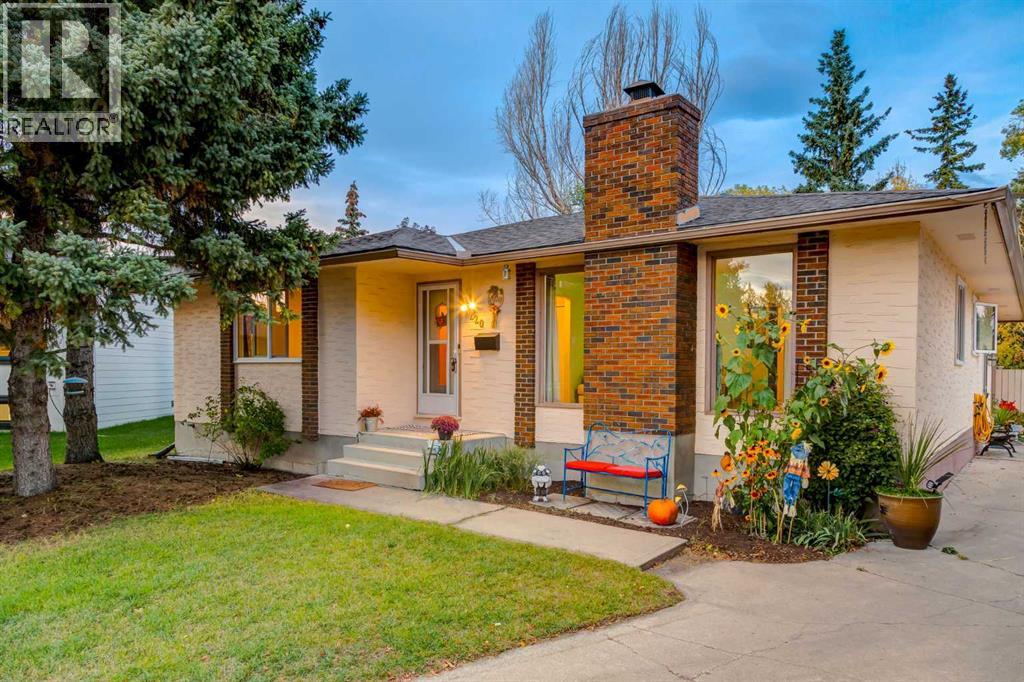 220 Oakridge Place Sw, Calgary, Alberta  T2V 1V2 - Photo 42 - A2261199