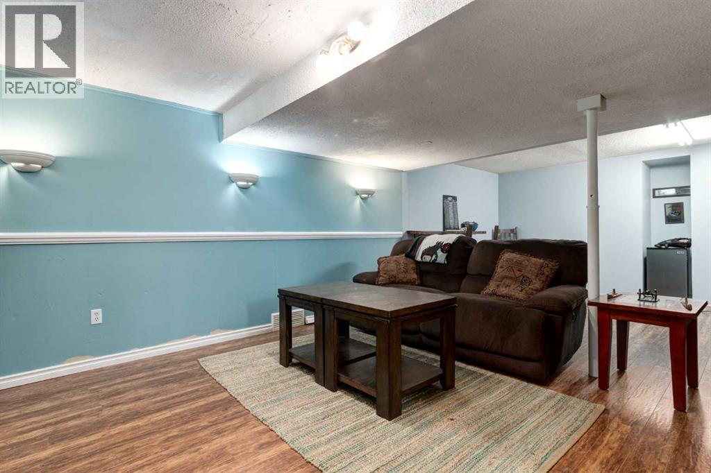 220 Oakridge Place Sw, Calgary, Alberta  T2V 1V2 - Photo 30 - A2261199