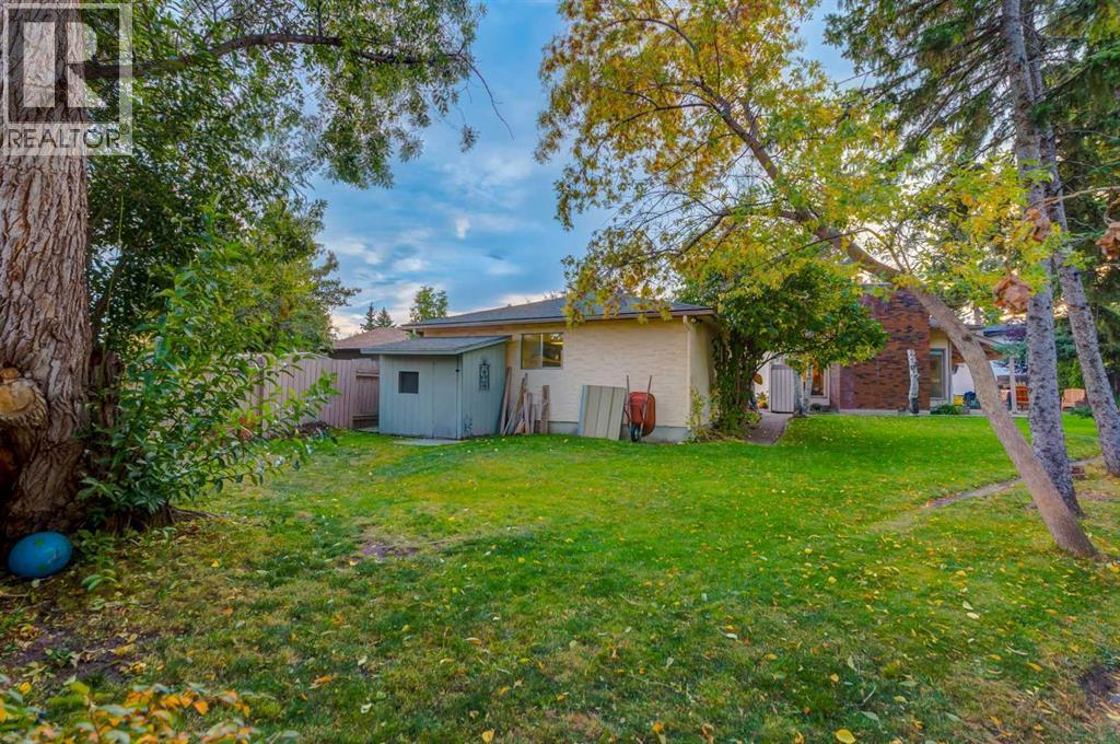 220 Oakridge Place Sw, Calgary, Alberta  T2V 1V2 - Photo 47 - A2261199