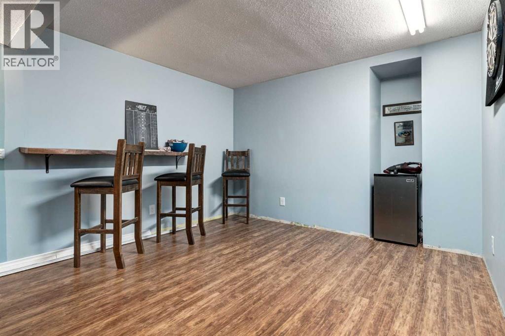 220 Oakridge Place Sw, Calgary, Alberta  T2V 1V2 - Photo 33 - A2261199
