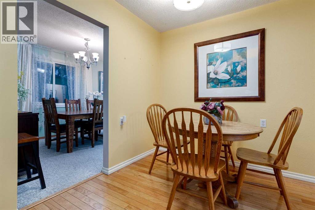 220 Oakridge Place Sw, Calgary, Alberta  T2V 1V2 - Photo 11 - A2261199