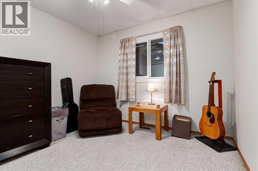 220 Oakridge Place Sw, Calgary, Alberta  T2V 1V2 - Photo 27 - A2261199