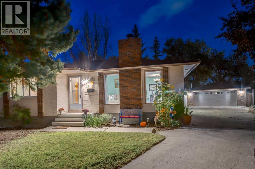 220 Oakridge Place Sw, Calgary, Alberta  T2V 1V2 - Photo 39 - A2261199